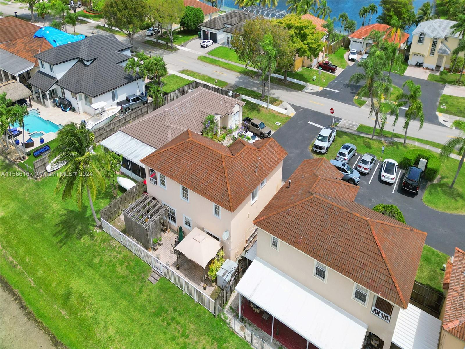 LAKES BY THE BAY SEC 8 - Residential