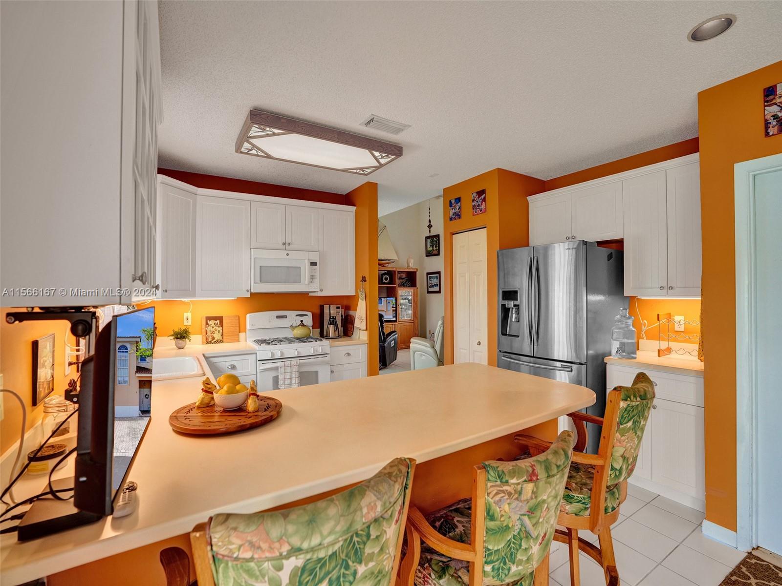 LAKES BY THE BAY SEC 8 - Residential