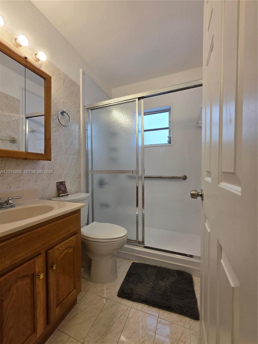 LYNNWOOD - Residential Lease