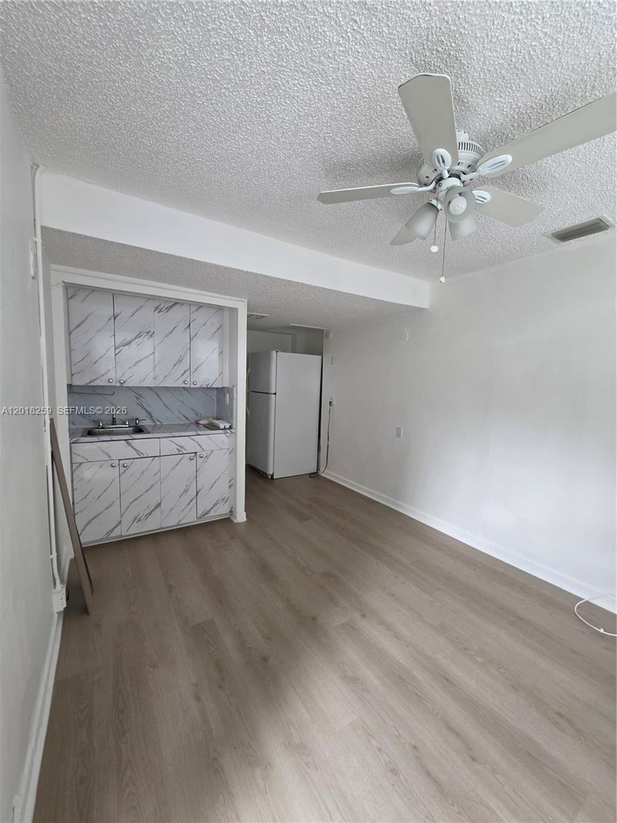 LYNNWOOD - Residential Lease