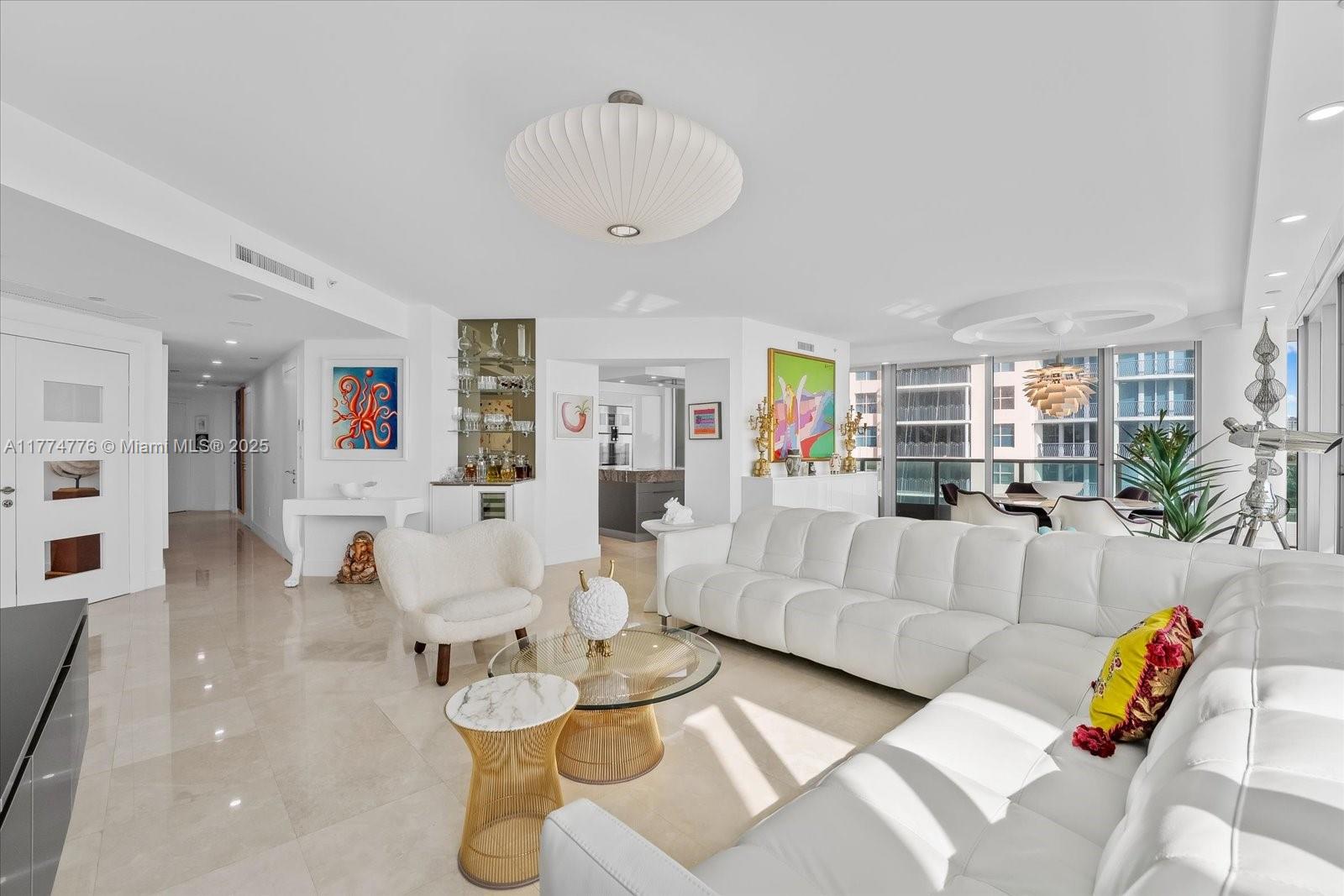 IL VILLAGGIO ON SOUTH BEA - Residential