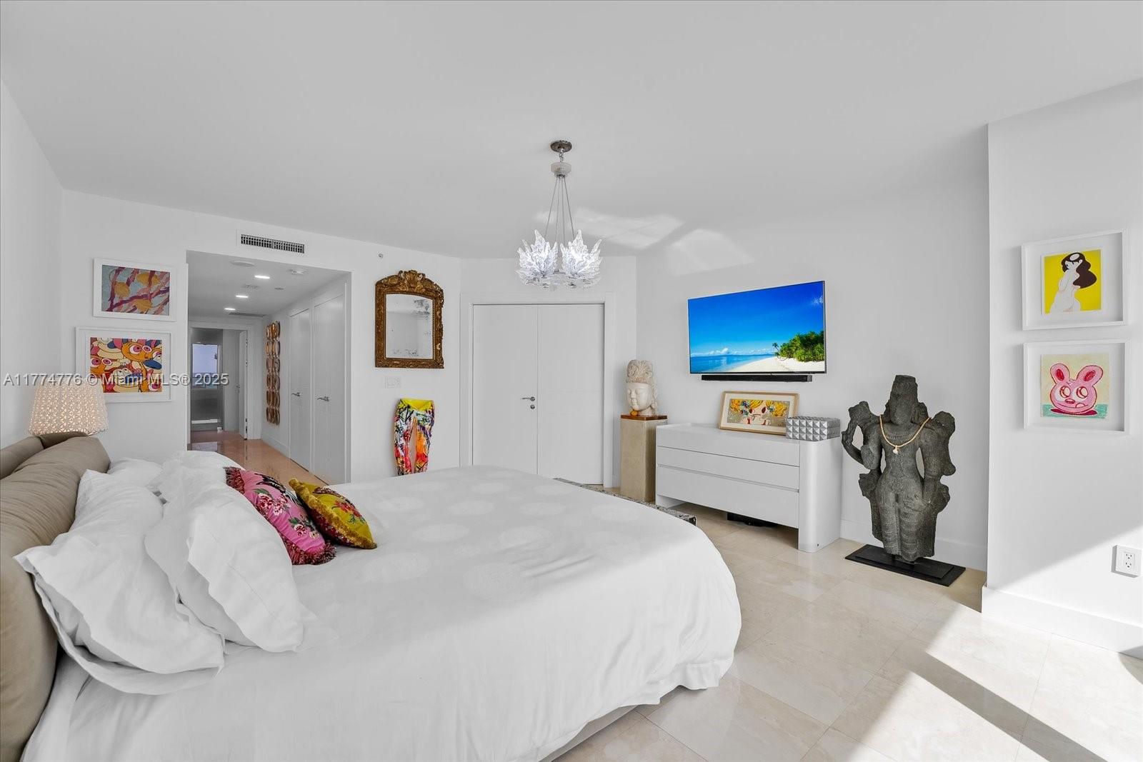 IL VILLAGGIO ON SOUTH BEA - Residential