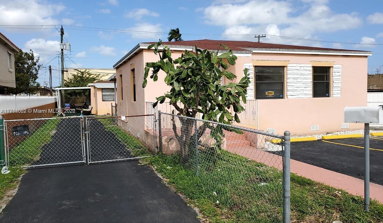 TOWN OF HIALEAH FLA - Residential Lease