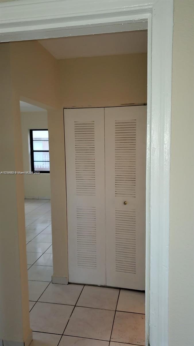 TOWN OF HIALEAH FLA - Residential Lease