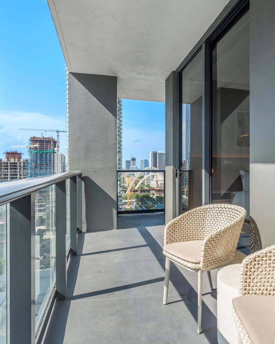 GALE RESIDENCES - Residential