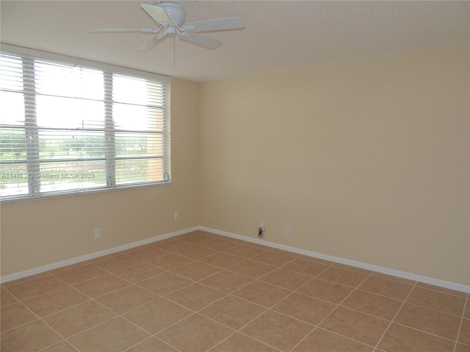 ROLLING HILLS GOLF AND - Residential Lease
