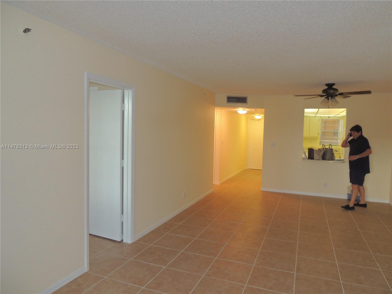 ROLLING HILLS GOLF AND - Residential Lease