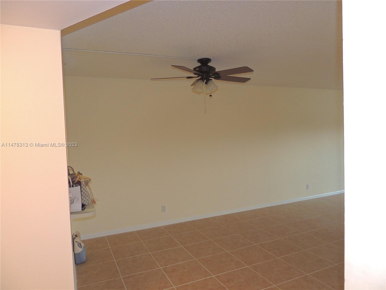 ROLLING HILLS GOLF AND - Residential Lease