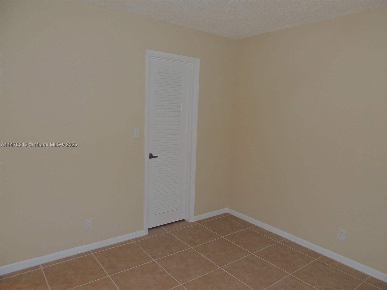 ROLLING HILLS GOLF AND - Residential Lease