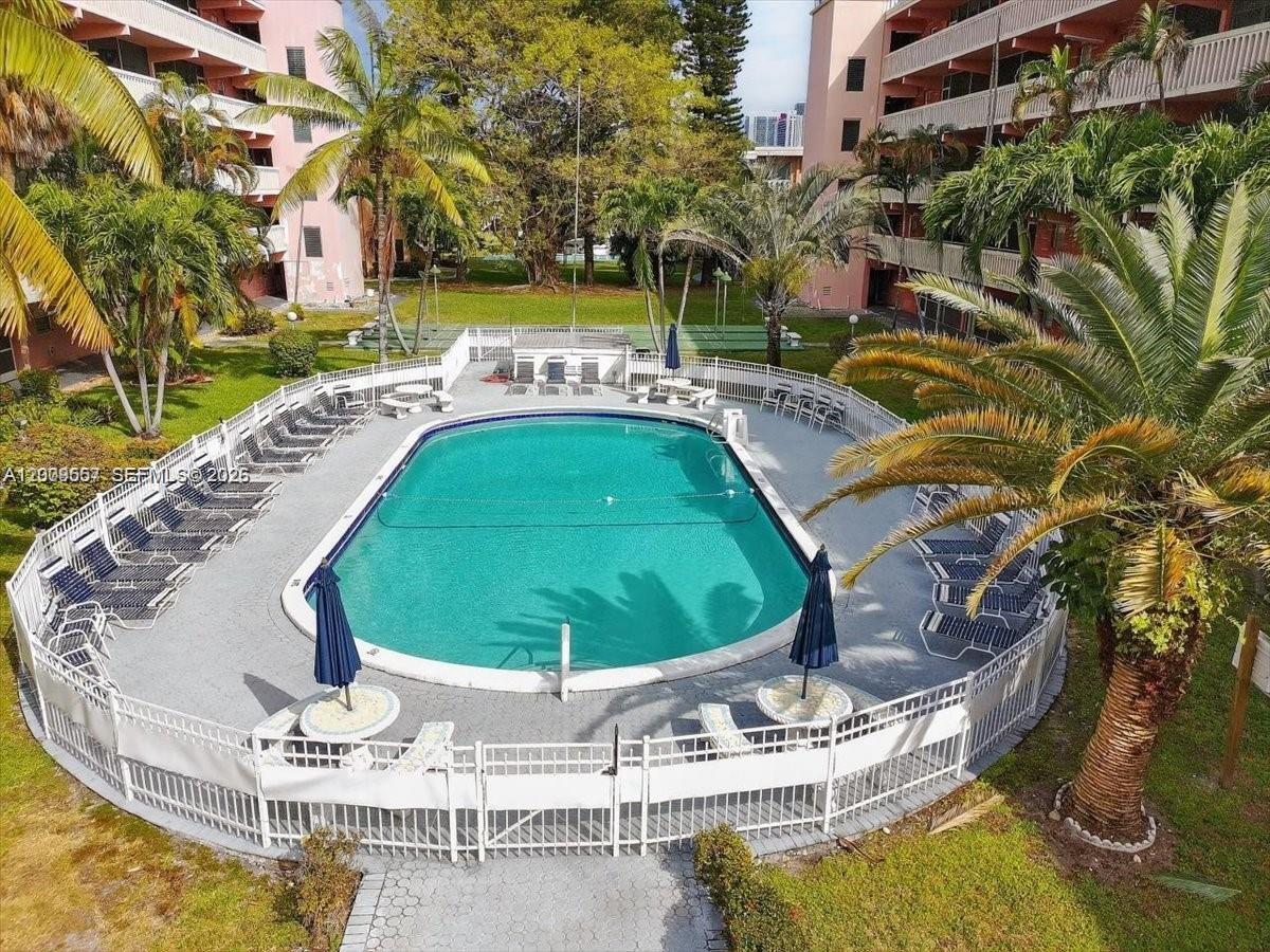 ELDORADO PLAZA WEST CONDO - Residential