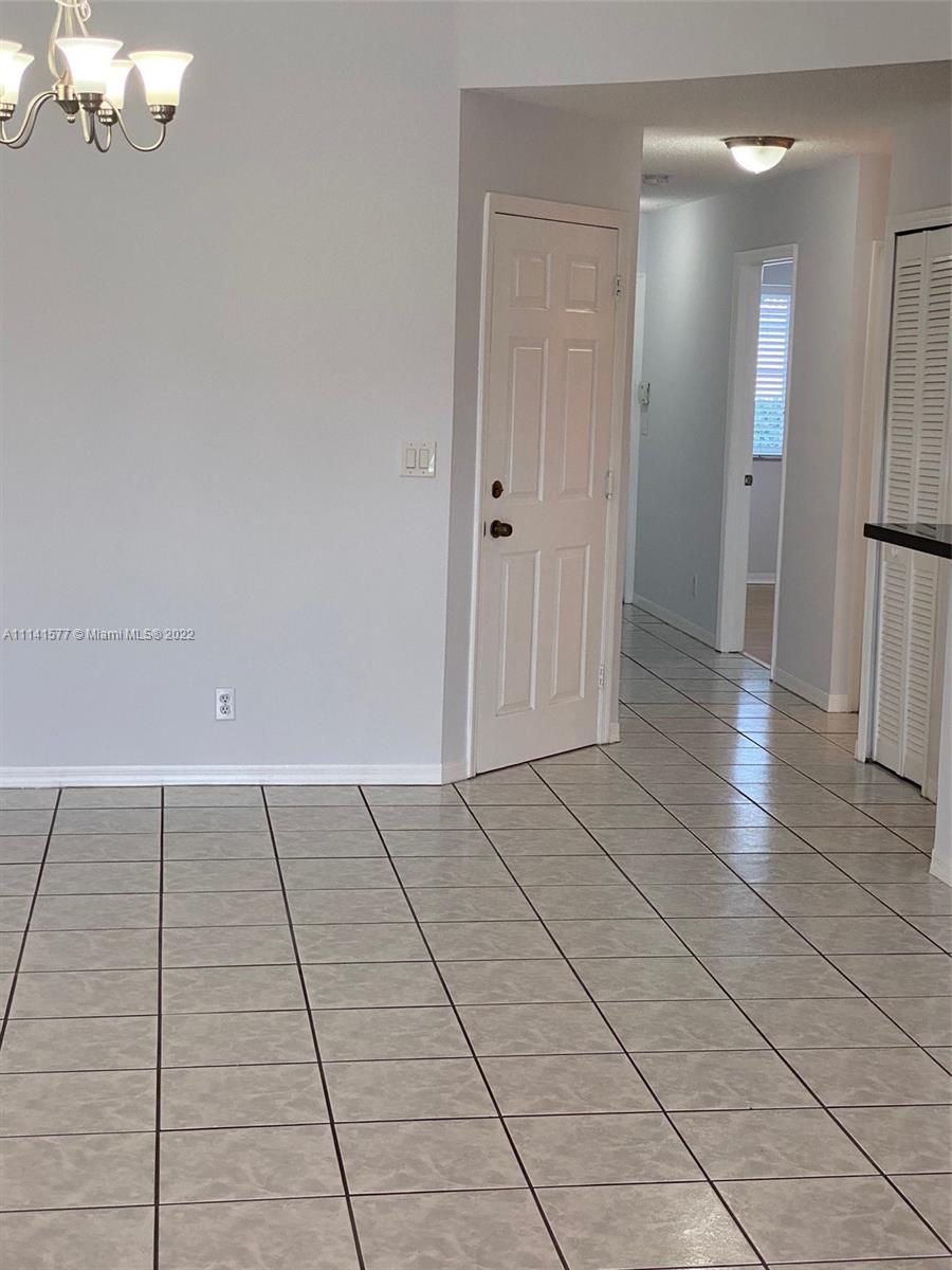 VILLAGES OF RENAISSANCE - Residential Lease
