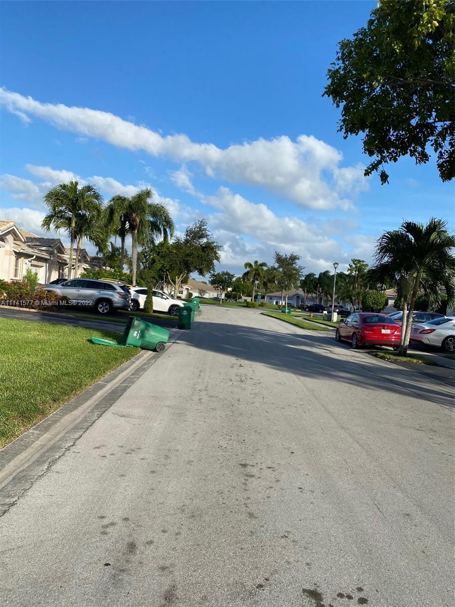 VILLAGES OF RENAISSANCE - Residential Lease