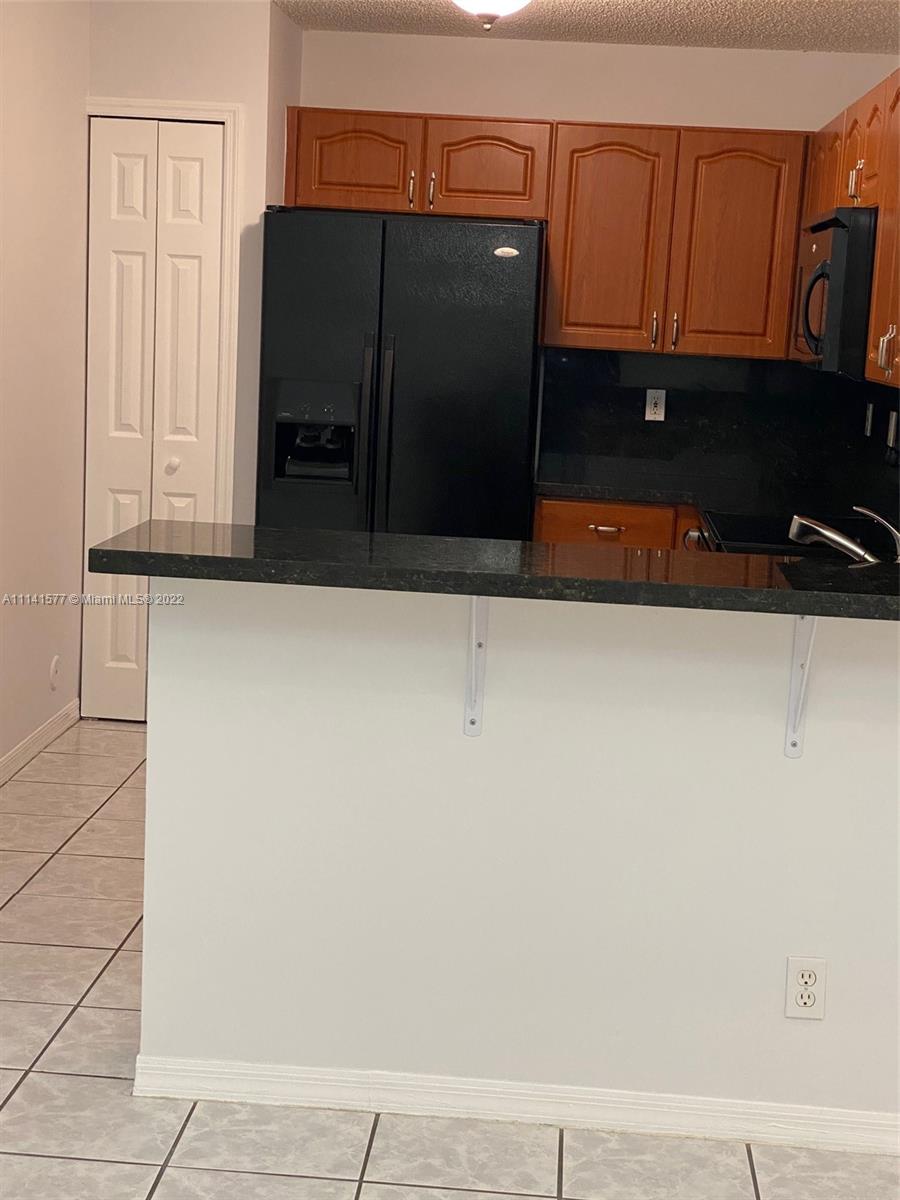 VILLAGES OF RENAISSANCE - Residential Lease