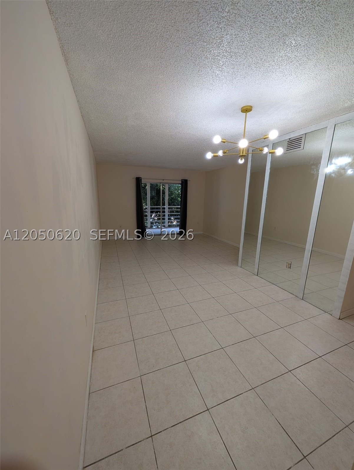 HERITAGE CIRCLE CONDO - Residential