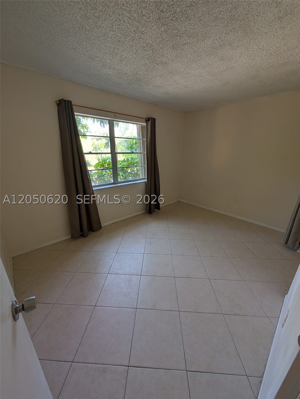 HERITAGE CIRCLE CONDO - Residential