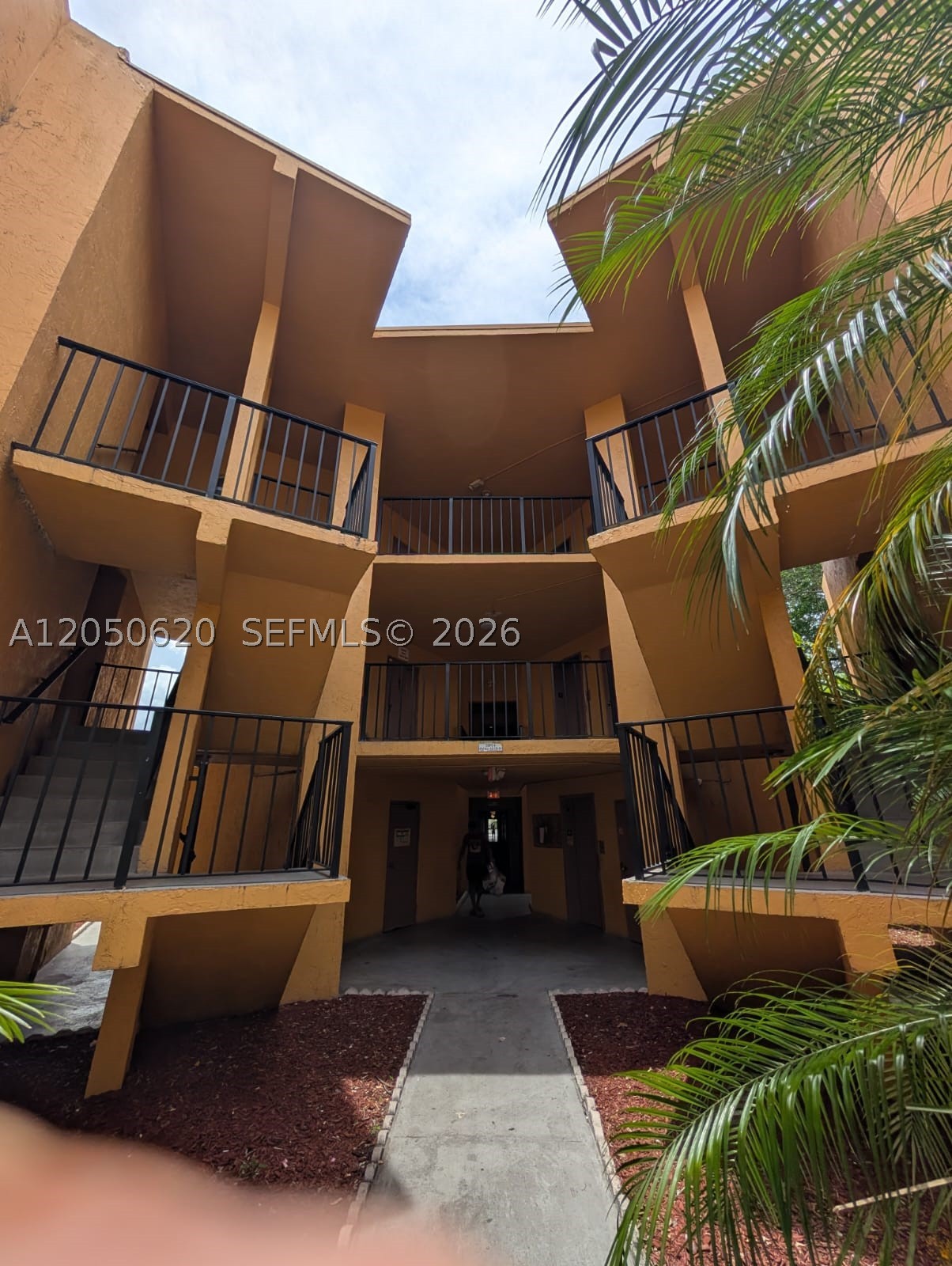 HERITAGE CIRCLE CONDO - Residential