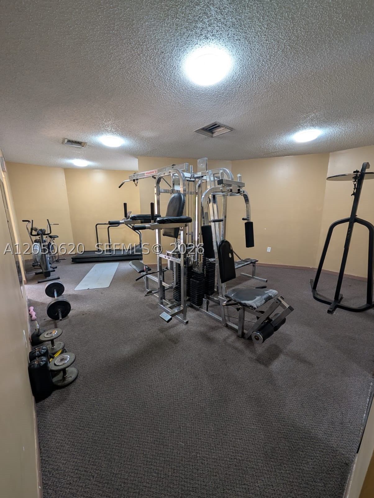 HERITAGE CIRCLE CONDO - Residential