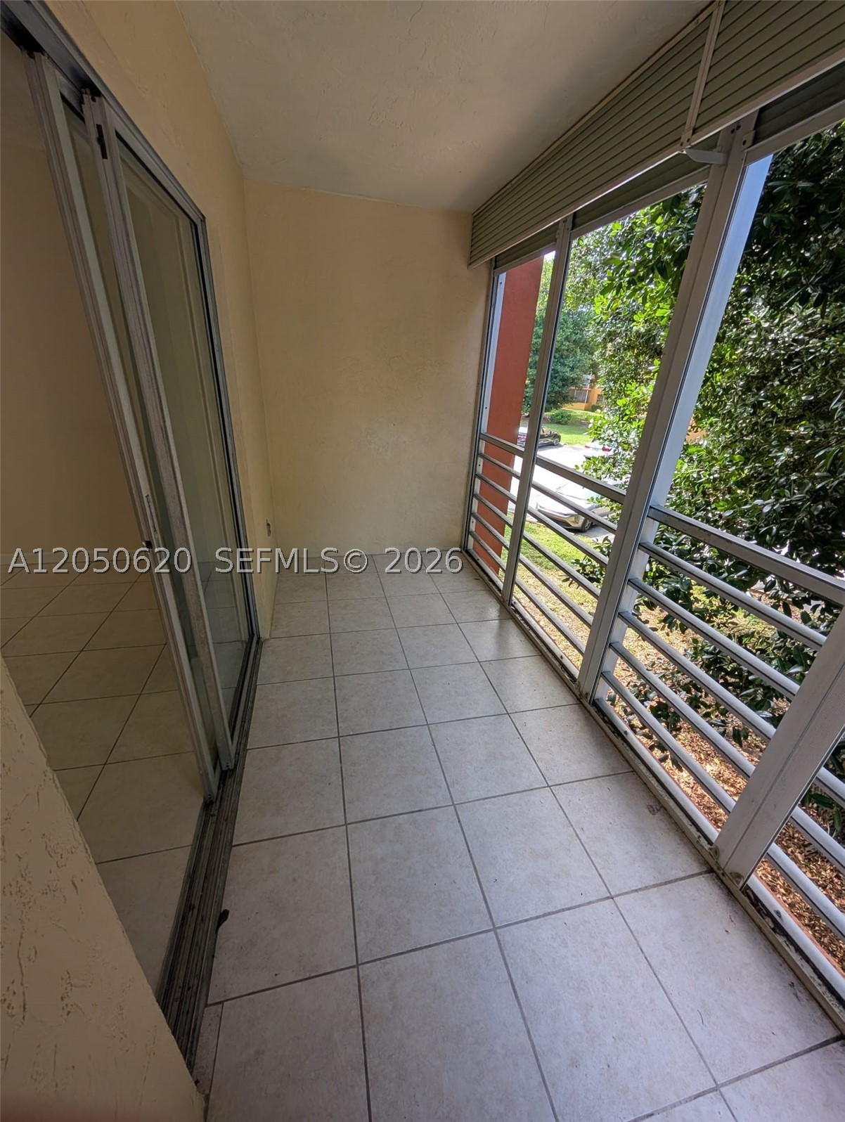 HERITAGE CIRCLE CONDO - Residential
