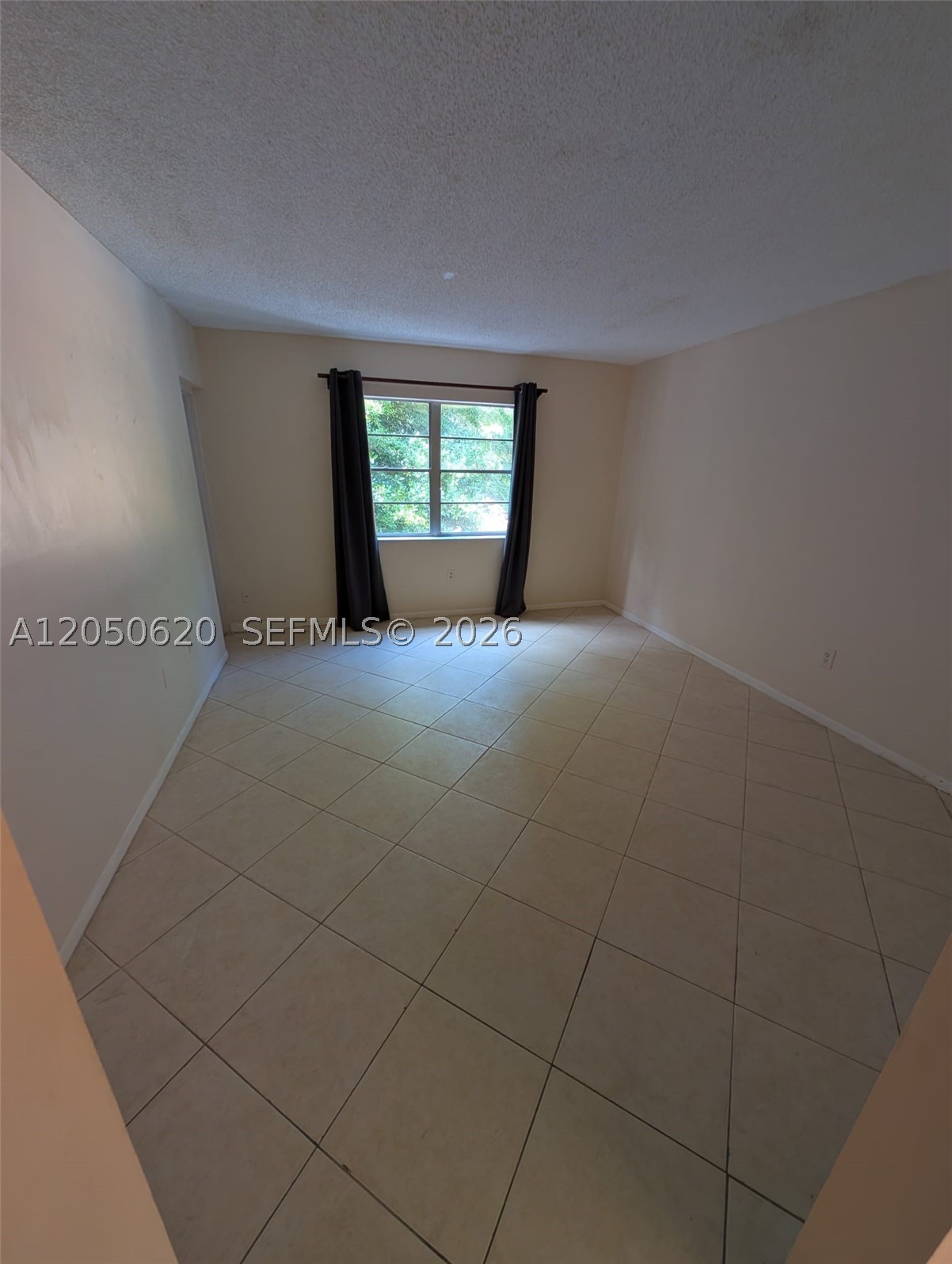 HERITAGE CIRCLE CONDO - Residential