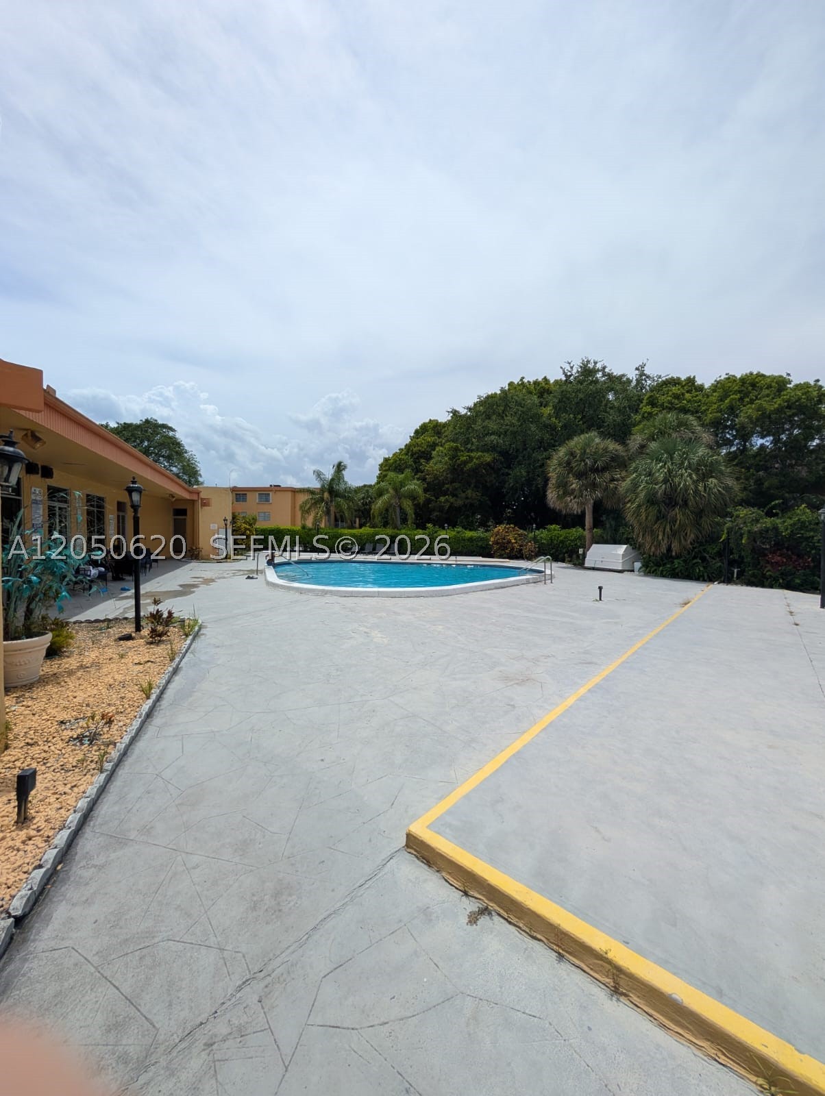 HERITAGE CIRCLE CONDO - Residential