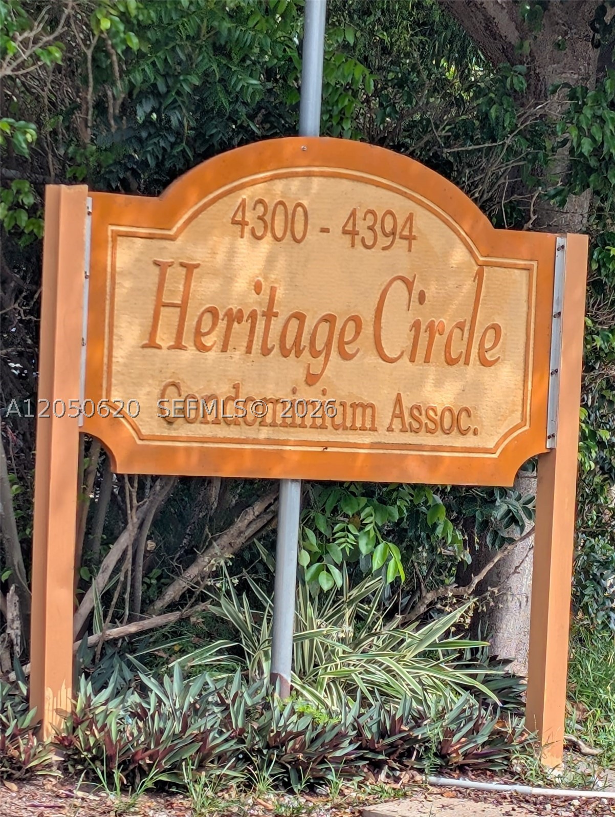 HERITAGE CIRCLE CONDO - Residential