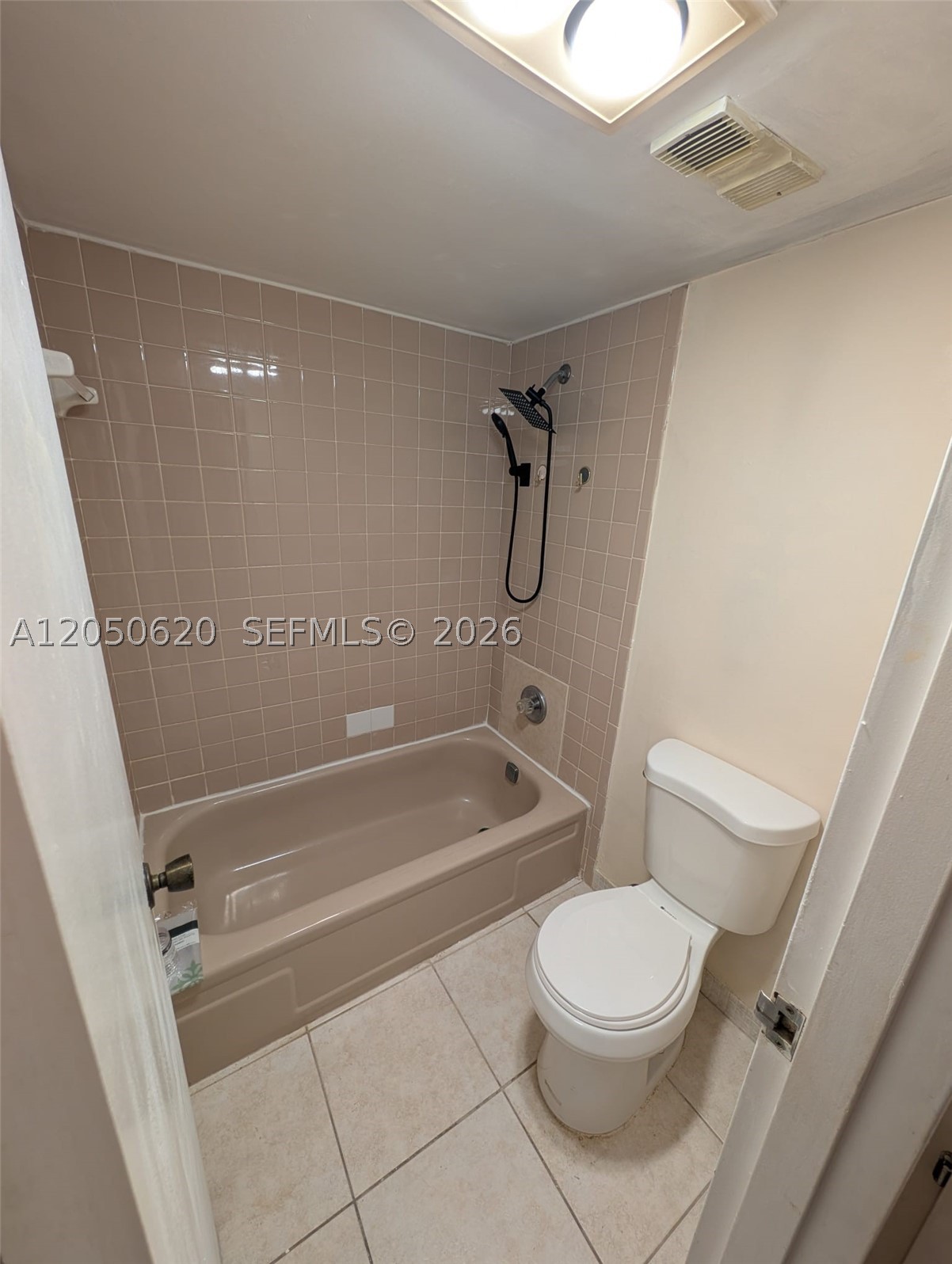 HERITAGE CIRCLE CONDO - Residential