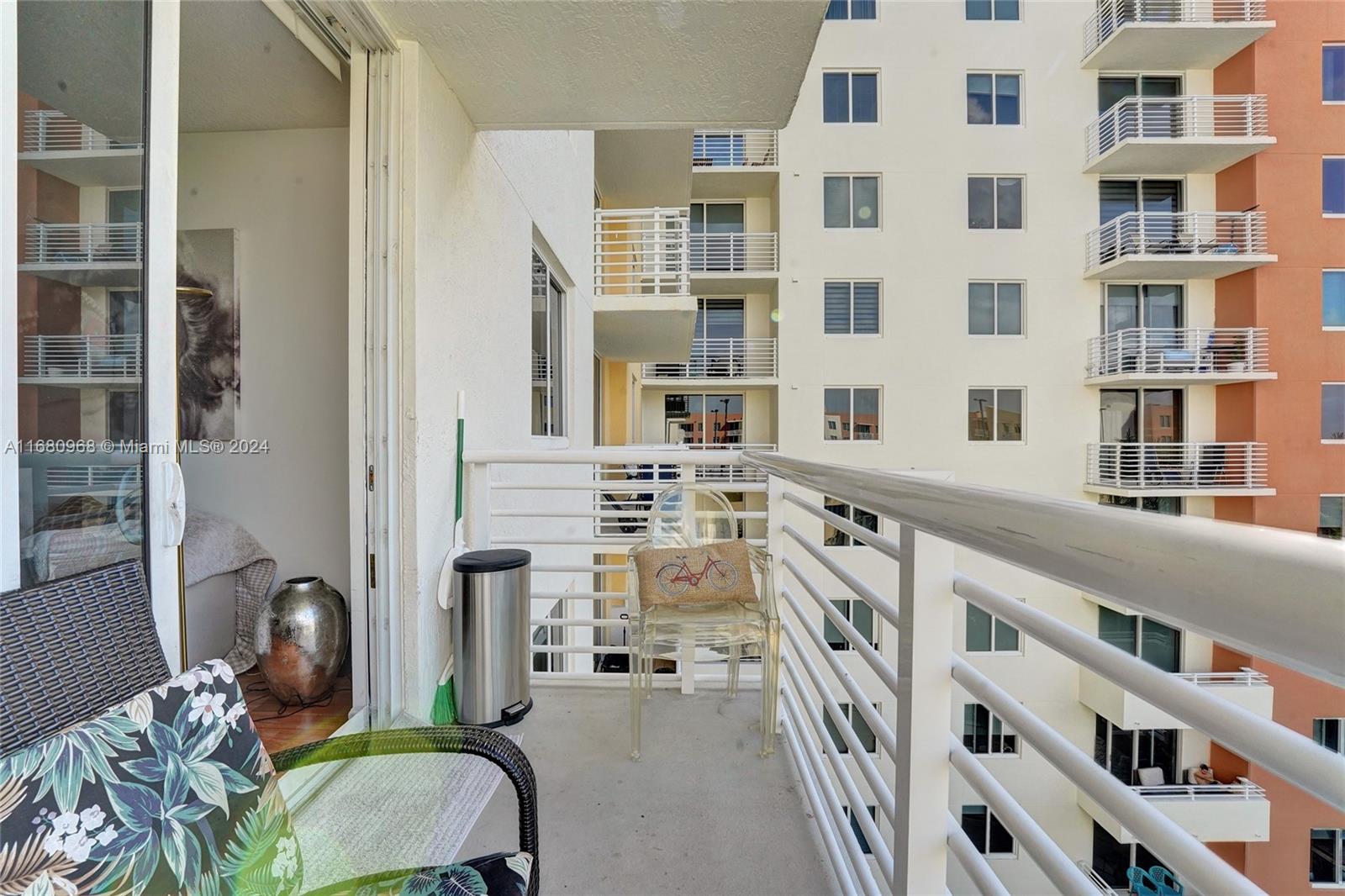 VENTURE AT AVENTURA EAST - Residential