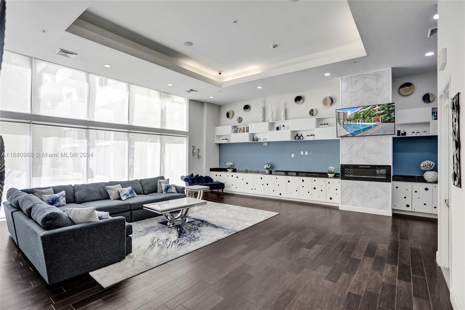VENTURE AT AVENTURA EAST - Residential