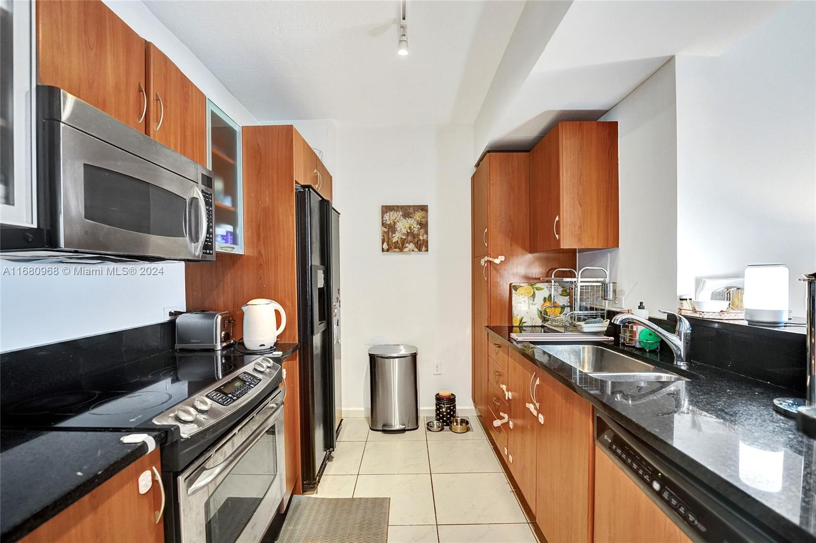 VENTURE AT AVENTURA EAST - Residential