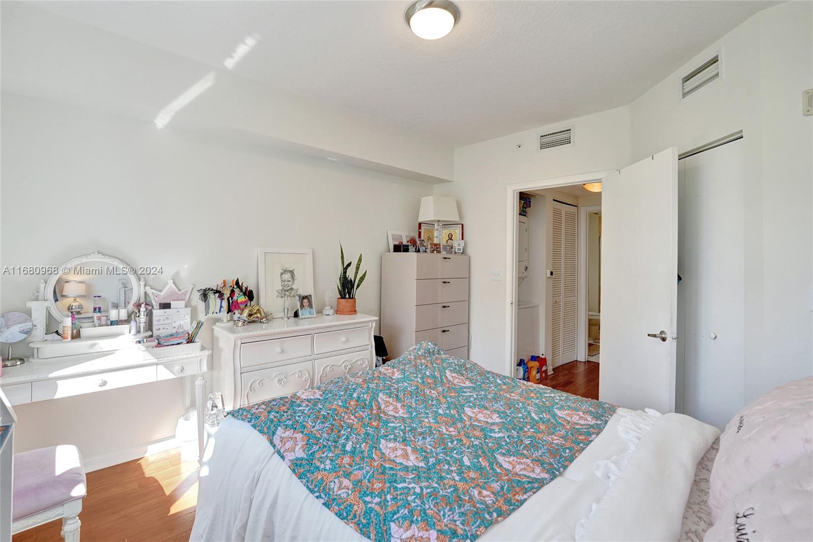 VENTURE AT AVENTURA EAST - Residential