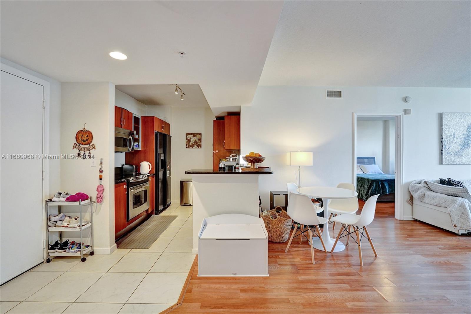 VENTURE AT AVENTURA EAST - Residential