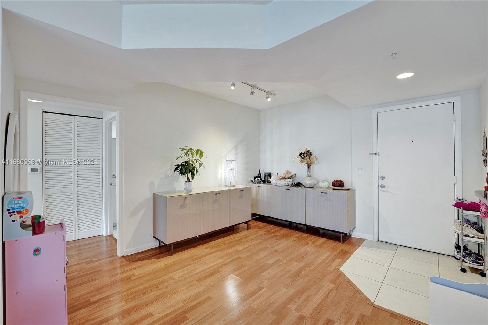 VENTURE AT AVENTURA EAST - Residential