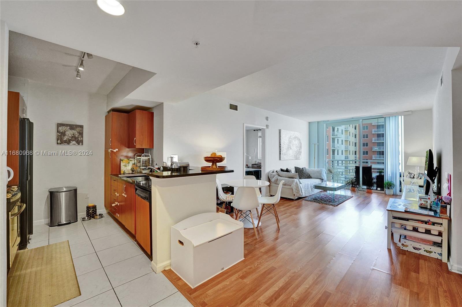 VENTURE AT AVENTURA EAST - Residential
