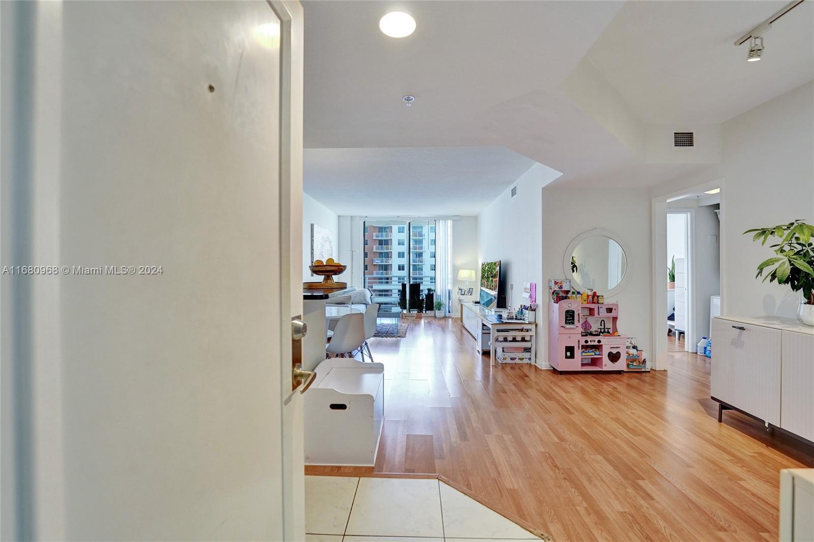 VENTURE AT AVENTURA EAST - Residential