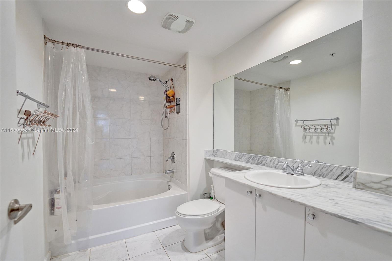 VENTURE AT AVENTURA EAST - Residential