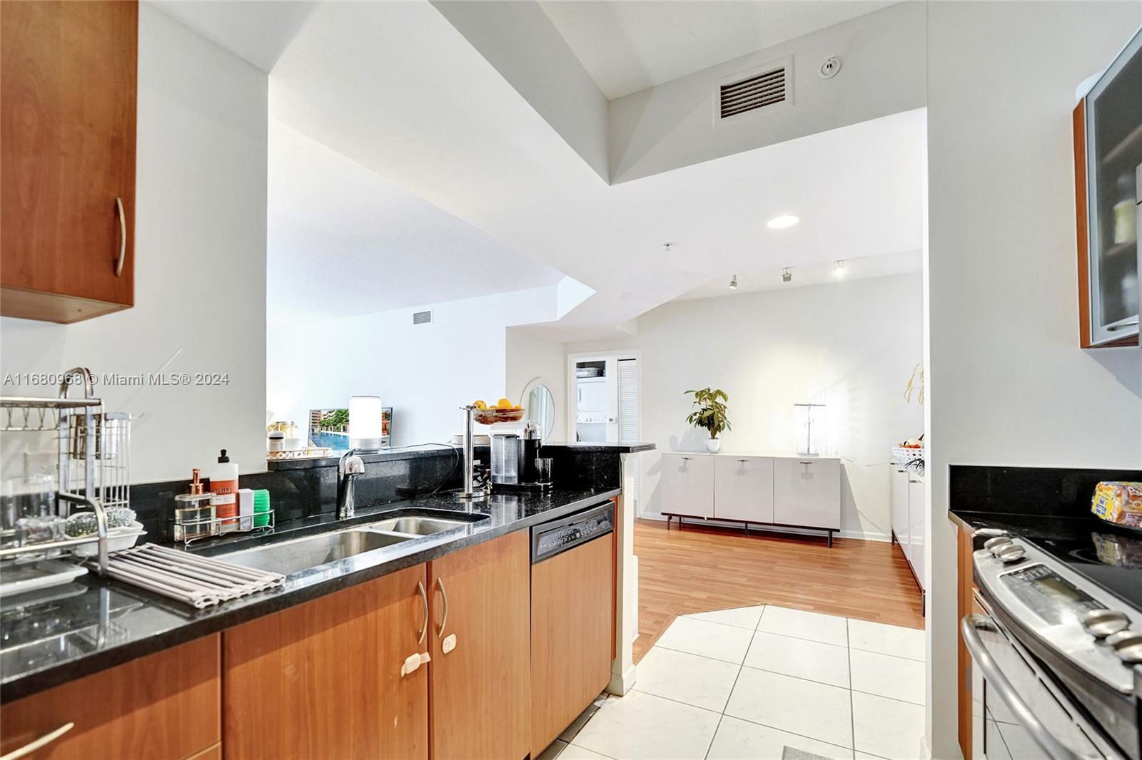 VENTURE AT AVENTURA EAST - Residential