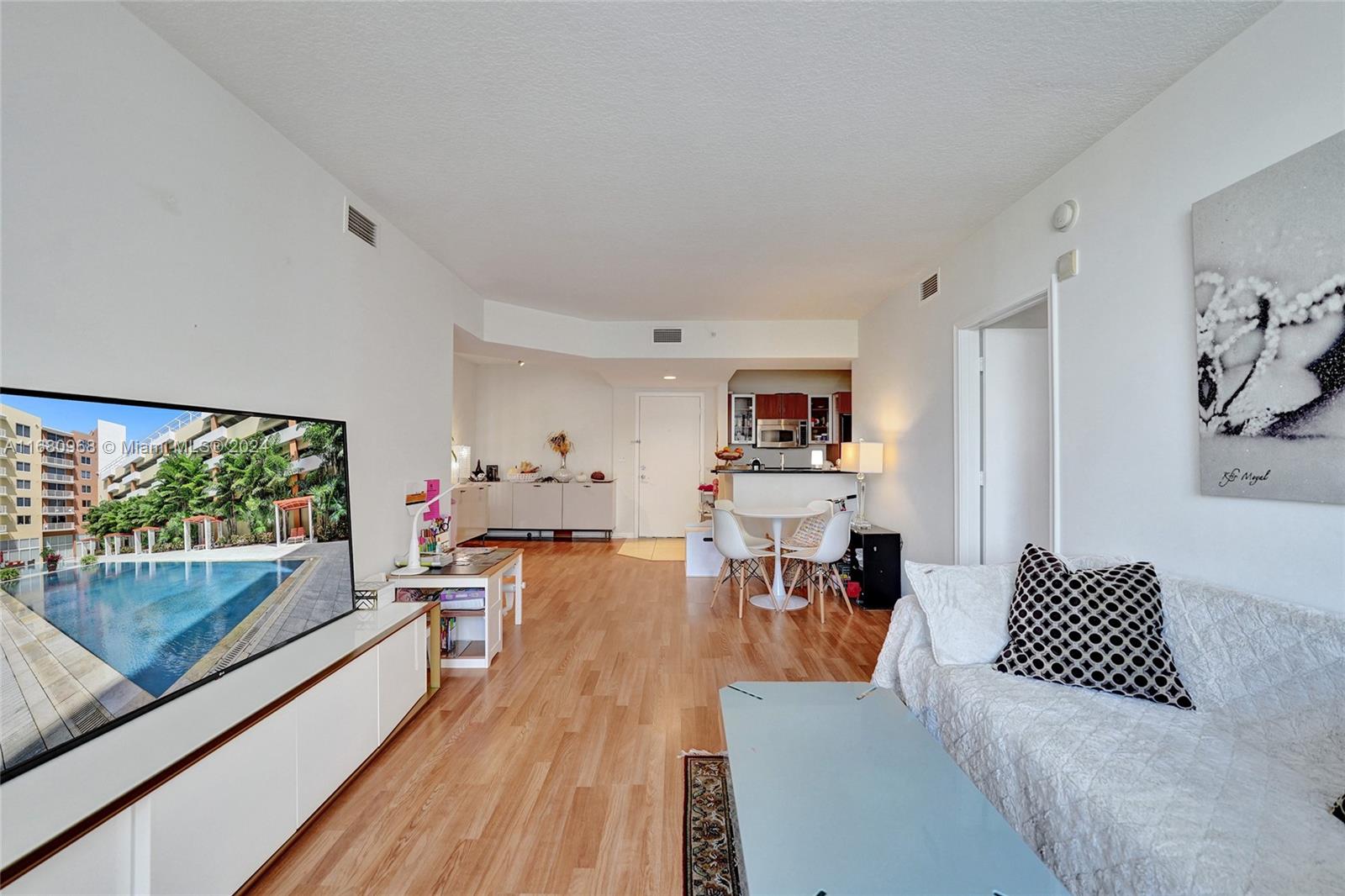 VENTURE AT AVENTURA EAST - Residential
