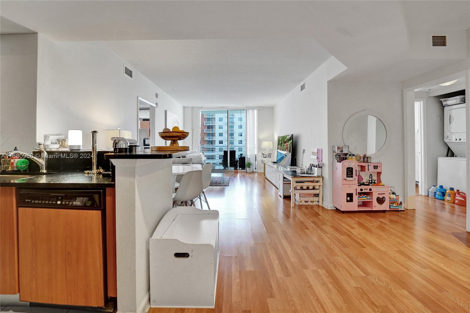 VENTURE AT AVENTURA EAST - Residential