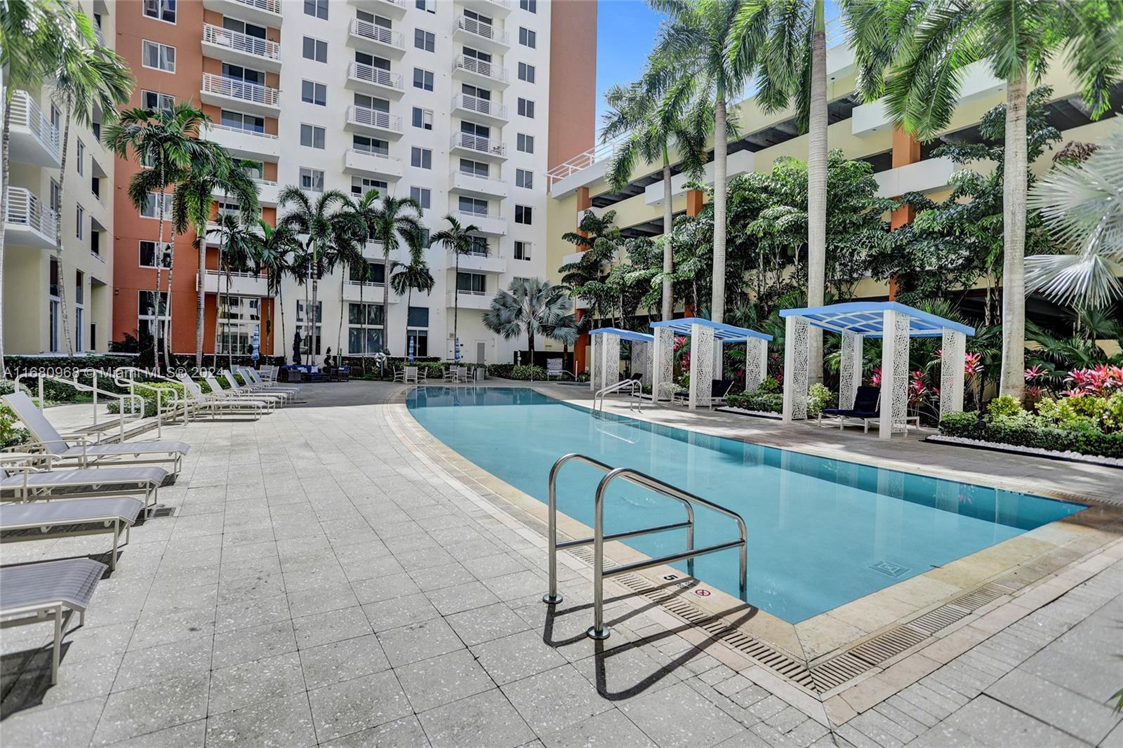 VENTURE AT AVENTURA EAST - Residential