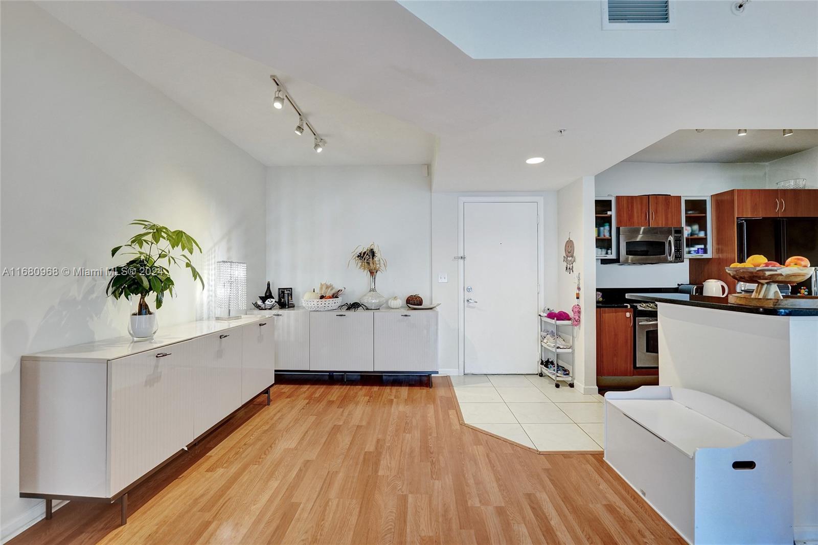 VENTURE AT AVENTURA EAST - Residential