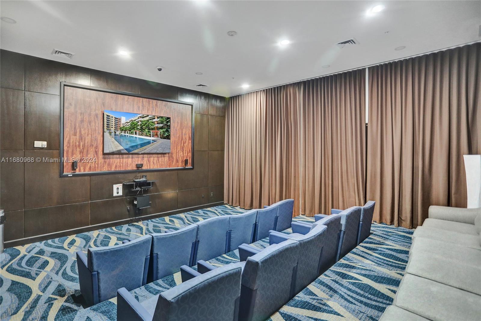 VENTURE AT AVENTURA EAST - Residential