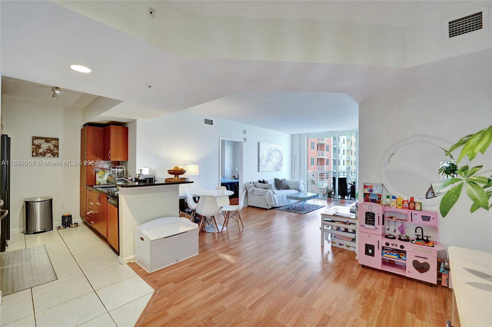 VENTURE AT AVENTURA EAST - Residential
