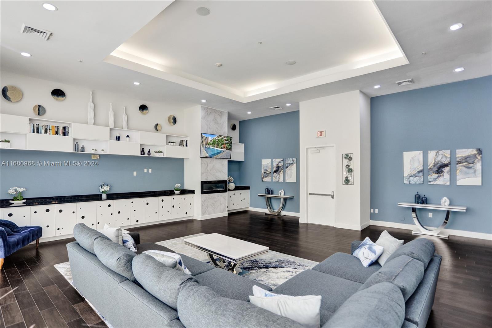VENTURE AT AVENTURA EAST - Residential