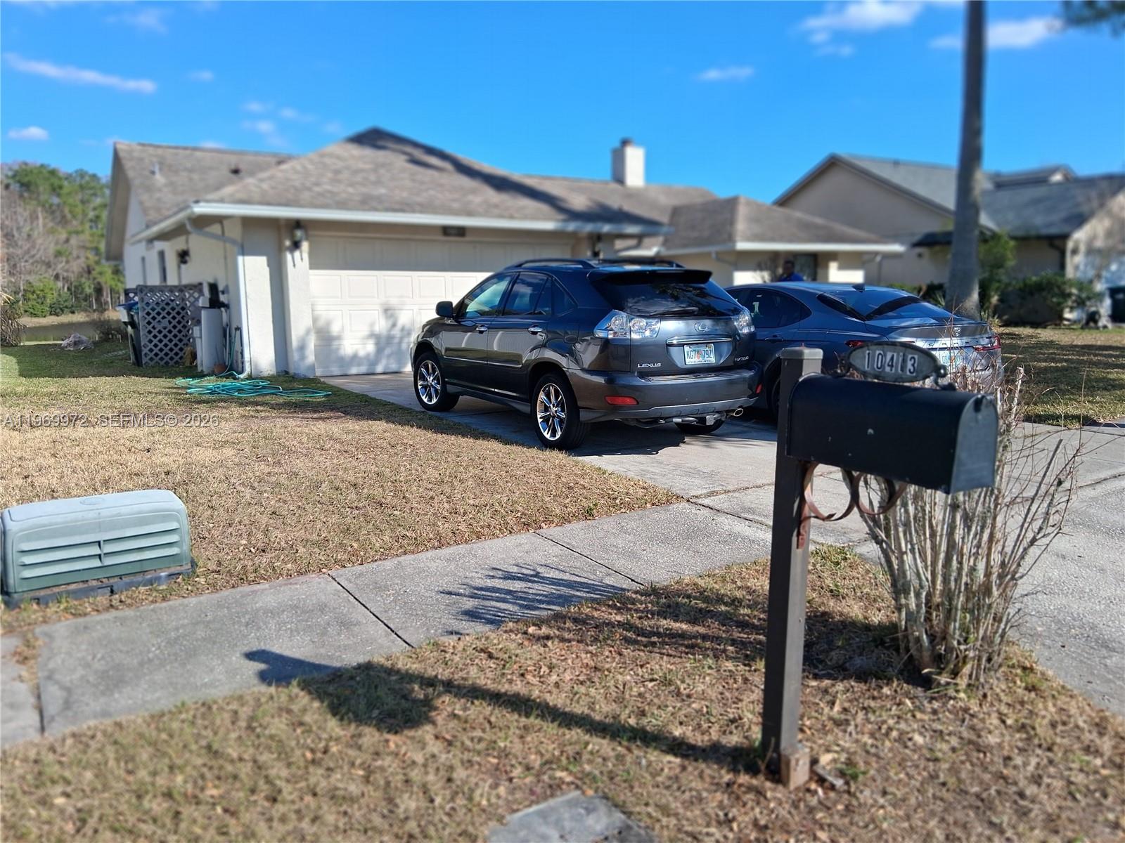 WELL MAINTAINED LAKEFRONT PROPERTY IN THE QUIET CYPRESS SPRINGS NEIGHBORHOOD OF ORLANDO.OWNERS VERY MOTIVATED. PROPERTY HAS SOLAR PANELS FOR ENERGY EFFICIENCY.