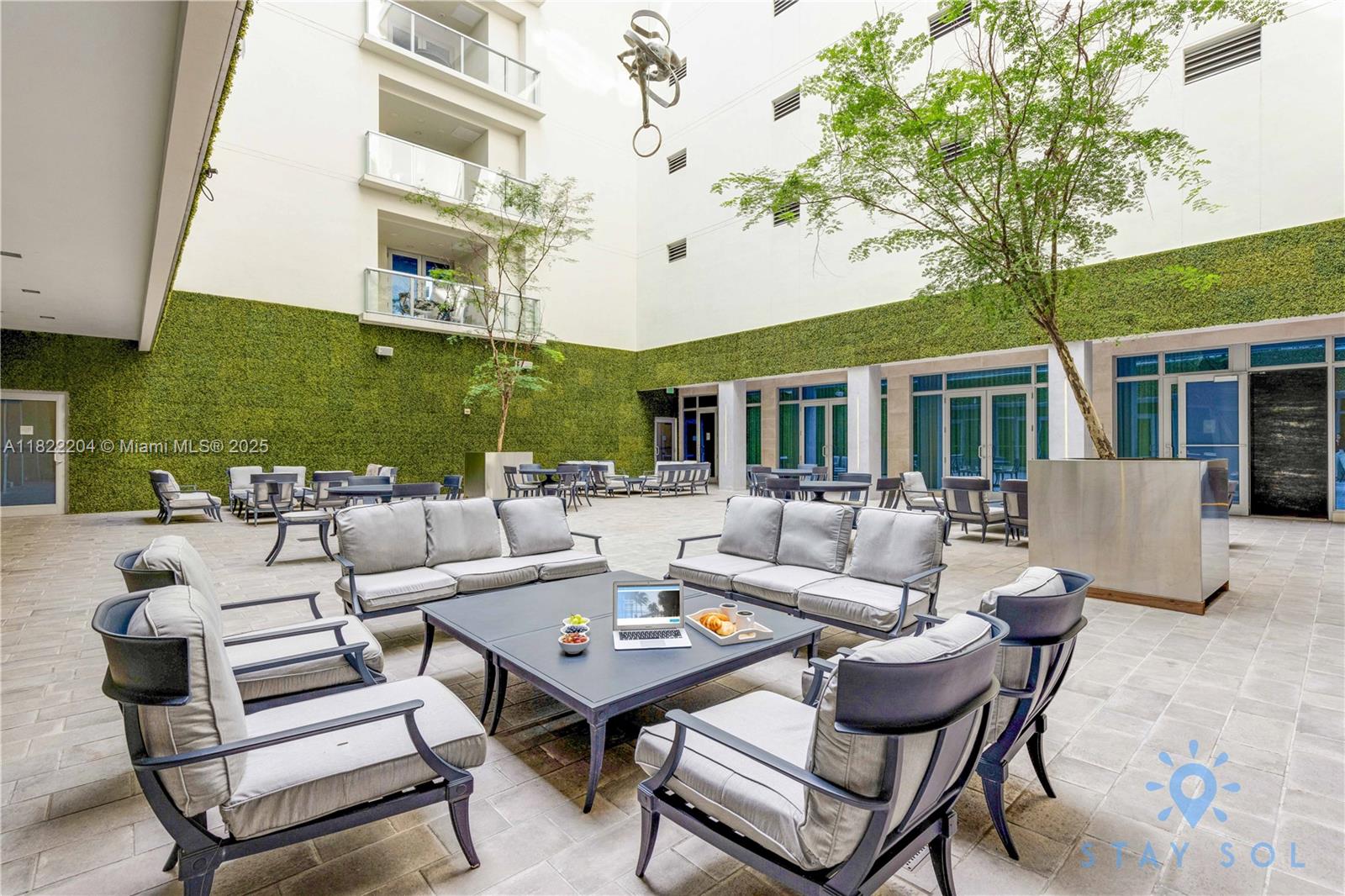COSTA HOLLYWOOD CONDO - Residential