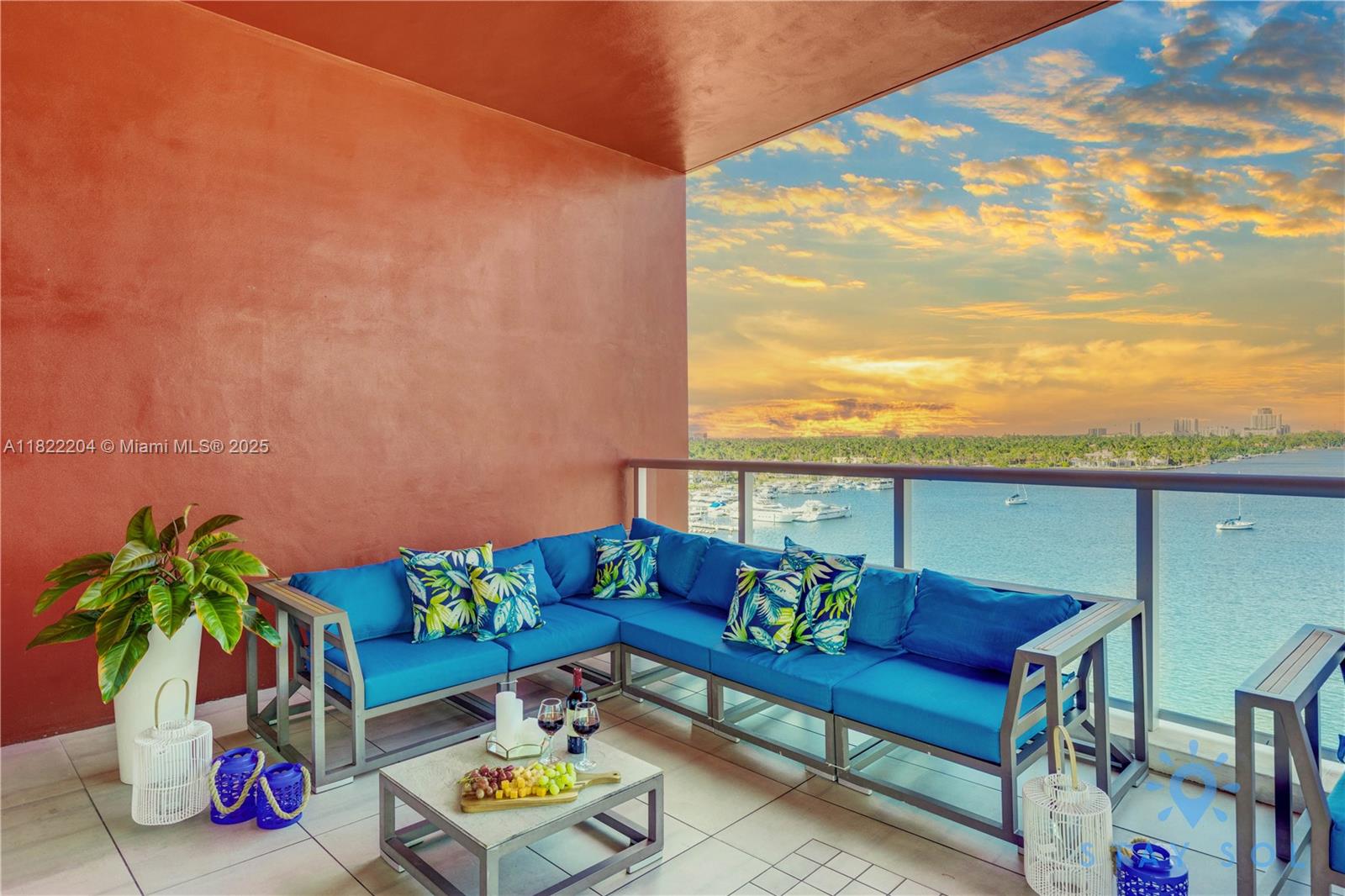 COSTA HOLLYWOOD CONDO - Residential