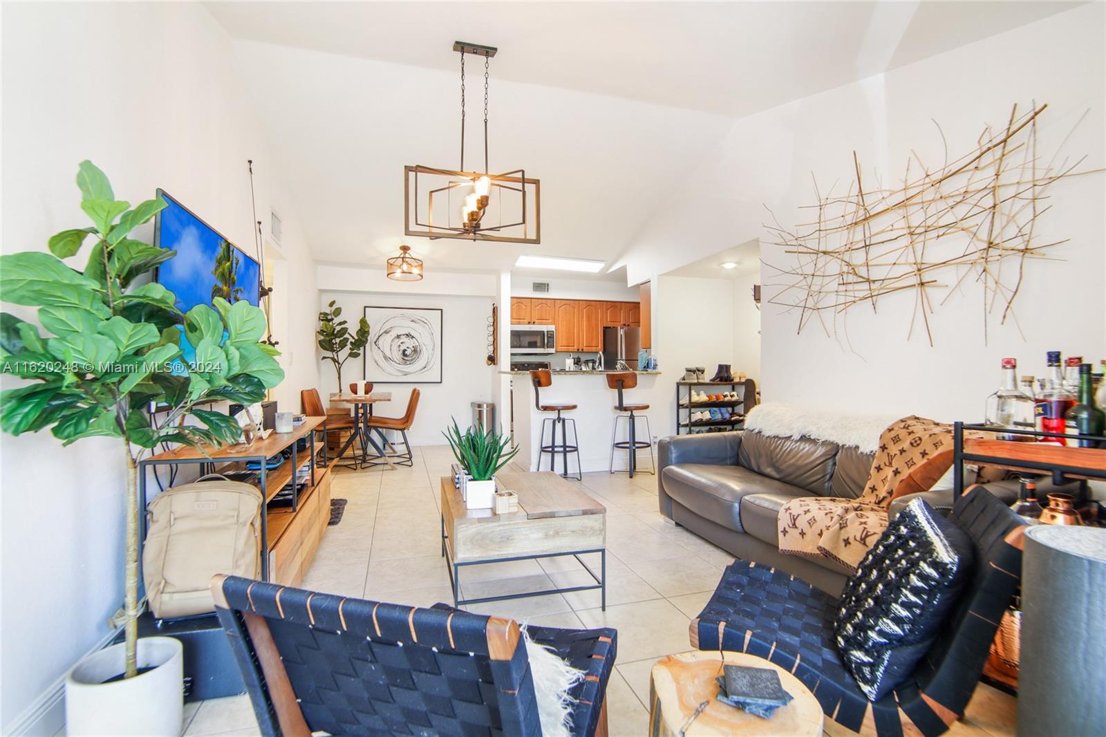 SUNDANCE AT DAVIE CONDO - Residential Lease