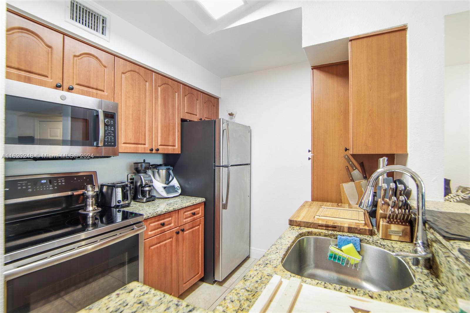 SUNDANCE AT DAVIE CONDO - Residential Lease