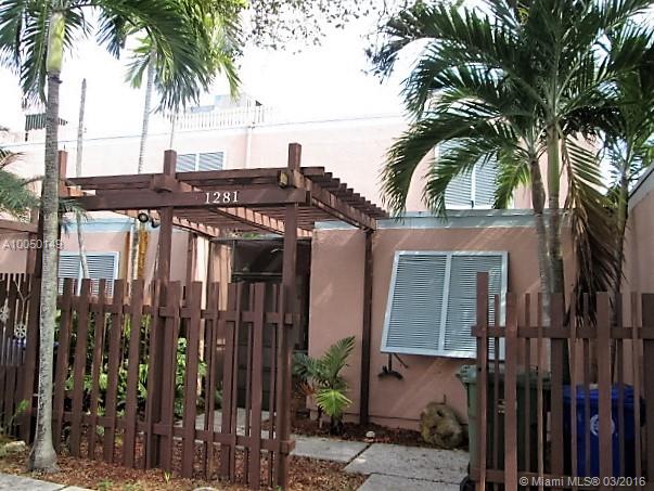 Gorgeous unit in Villas West in Pembroke Pines. 2 bedroom/ 2 bathroom. 1 bedroom/ bathroom downstairs. Huge, remodeled galley kitchen. Tile and carpet floors throughout. Fresh paint. Tremendous master bedroom. High, vaulted ceilings. Sweeping views of the golf course. Spacious, screened patio. Great and well maintained neighborhood. Close to tons of shopping, restaurant and highways. This is a Fannie Mae Homepath Property!