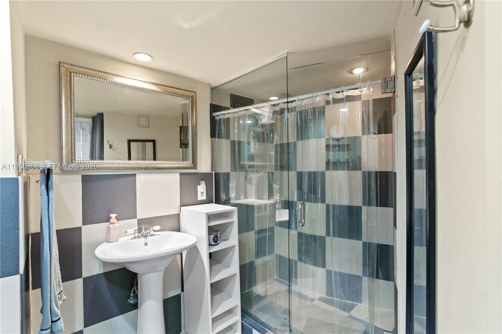 BUCKLEY TOWERS CONDO - EA - Residential